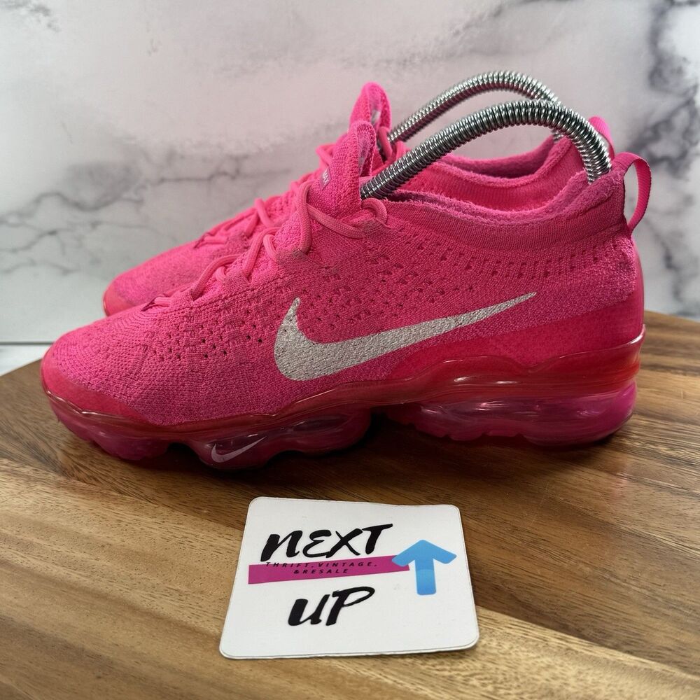 Womens size 7-Nike Air Vapormax 2023 Flyknit Hyper Pink Sneakers DV6840-601
